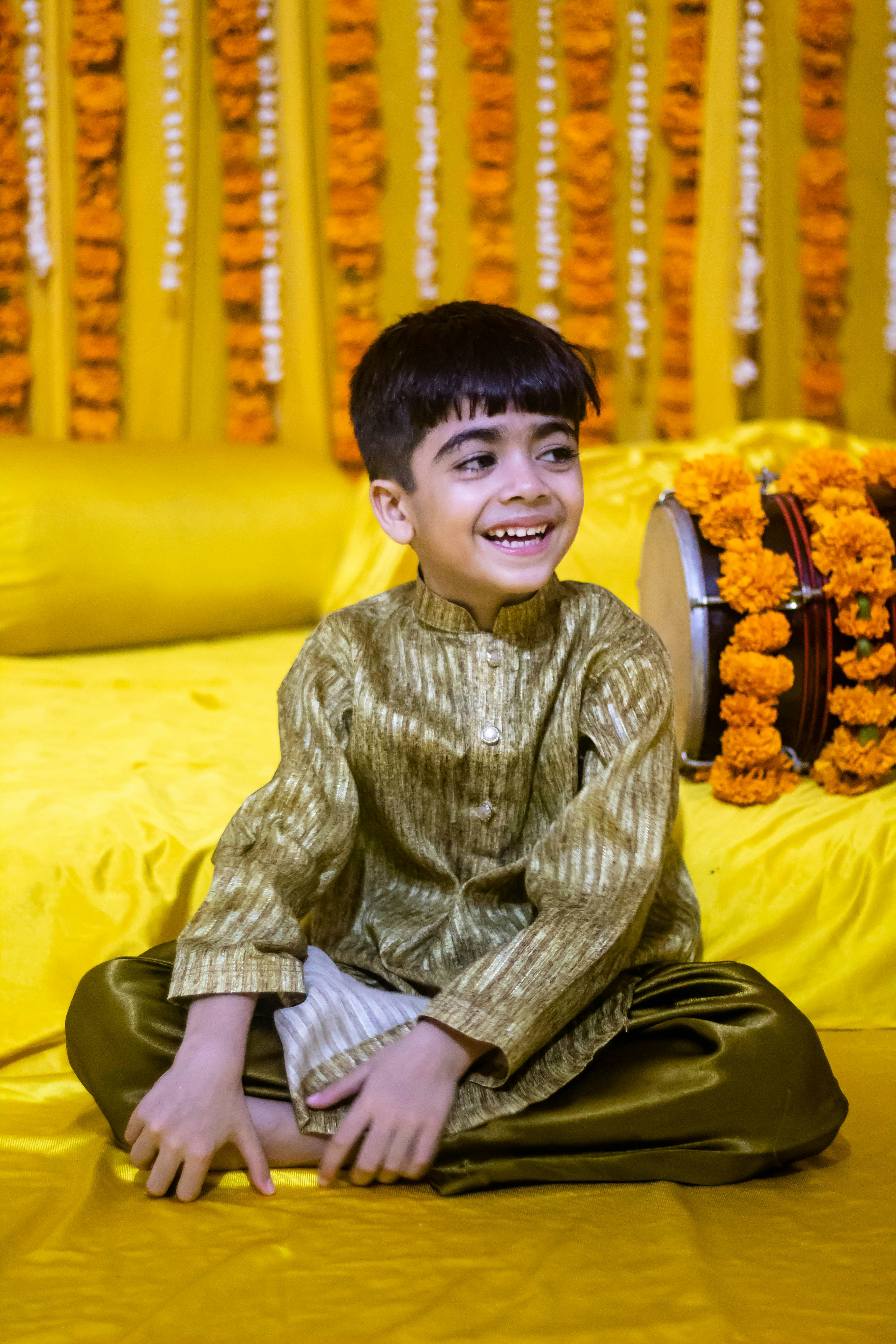 新品资源预览：极简风格PPT主题与封面排版